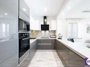 Pronájem obchodního prostoru, Praha - Újezd, 131 m2