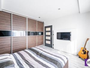 Pronájem obchodního prostoru, Praha - Újezd, 131 m2