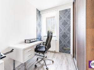 Pronájem obchodního prostoru, Praha - Újezd, 131 m2