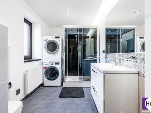 Pronájem obchodního prostoru, Praha - Újezd, 131 m2