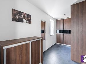 Pronájem obchodního prostoru, Praha - Újezd, 131 m2