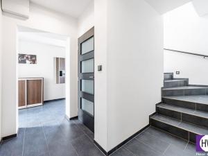 Pronájem obchodního prostoru, Praha - Újezd, 131 m2