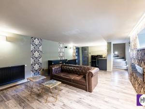 Pronájem obchodního prostoru, Praha - Újezd, 131 m2