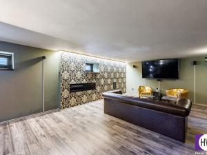 Pronájem obchodního prostoru, Praha - Újezd, 131 m2
