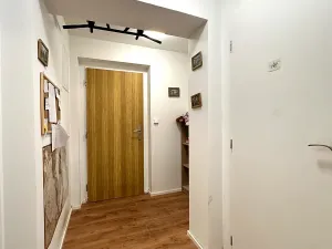 Pronájem bytu 1+kk, Praha - Kobylisy, Veltěžská, 40 m2