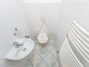 Pronájem bytu 3+1, Praha - Záběhlice, Hyacintová, 100 m2