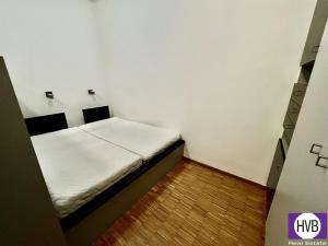 Pronájem bytu 2+kk, Praha, Mlynářská, 53 m2