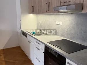 Pronájem bytu 2+kk, Praha - Střešovice, Na Malovance, 52 m2
