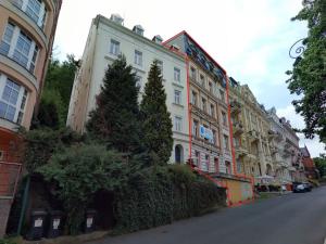 Prodej ubytování, Karlovy Vary, Zámecký vrch, 934 m2