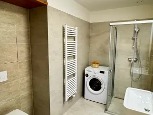 Pronájem bytu 1+kk, Praha, Mezi vodami, 41 m2
