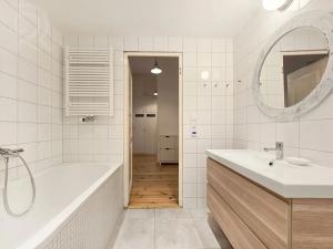 Pronájem bytu 3+kk, Praha - Nové Město, Podskalská, 93 m2