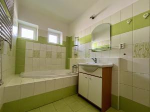 Pronájem bytu 3+1, Rapotín, Jesenická, 77 m2