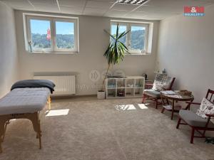 Pronájem obchodního prostoru, Tišnov, nám. Komenského, 21 m2