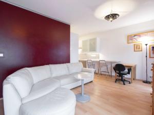 Pronájem bytu 1+kk, Praha - Pitkovice, Penízovková, 40 m2