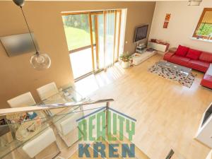 Pronájem rodinného domu, Hovorčovice, U Slunečnic, 154 m2