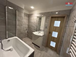 Pronájem bytu 2+1, Žatec, Růžová, 60 m2