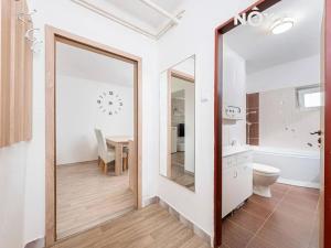Prodej bytu 2+1, Chvaletice, Dukelská, 52 m2