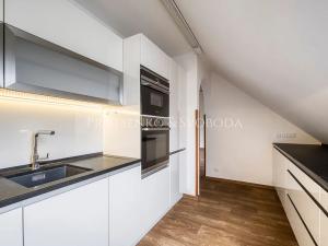 Prodej apartmánu, České Budějovice, J. Buděšínského, 289 m2