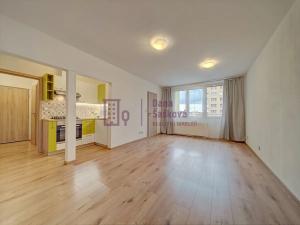 Pronájem bytu 2+kk, Jindřichův Hradec, sídliště Vajgar, 42 m2