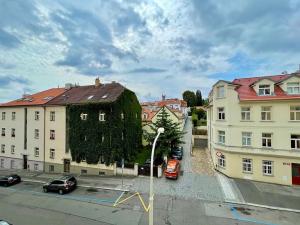Pronájem bytu 2+kk, Praha - Břevnov, Šlikova, 47 m2