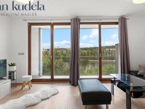 Pronájem bytu 3+kk, Praha - Holešovice, V háji, 74 m2
