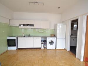 Pronájem bytu 3+1, Praha - Nové Město, V tůních, 104 m2