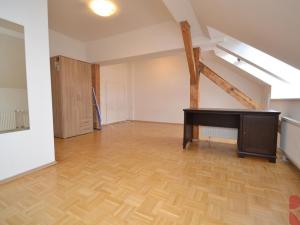 Pronájem bytu 3+1, Praha - Nové Město, V tůních, 104 m2