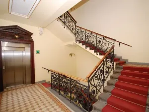 Pronájem kanceláře, Praha - Vinohrady, Mánesova, 386 m2