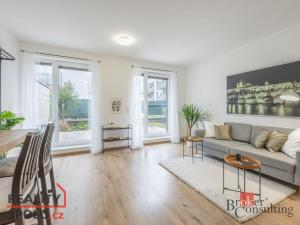 Prodej bytu 1+kk, Praha - Uhříněves, náměstí Bratří Jandusů, 38 m2