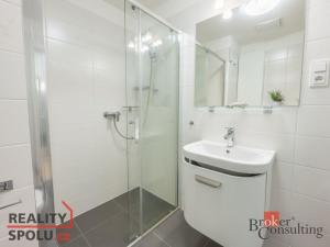 Prodej bytu 1+kk, Praha - Uhříněves, náměstí Bratří Jandusů, 38 m2