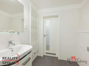Prodej bytu 1+kk, Praha - Uhříněves, náměstí Bratří Jandusů, 38 m2