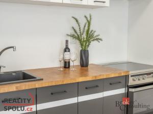 Prodej bytu 1+kk, Praha - Uhříněves, náměstí Bratří Jandusů, 38 m2