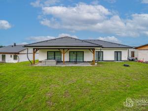 Prodej rodinného domu, Šabina, 182 m2
