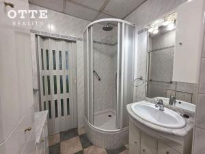 Prodej bytu 2+1, Nýřany, Revoluční, 65 m2