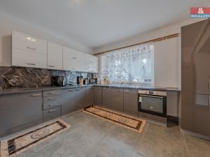 Prodej rodinného domu, Branky, 470 m2