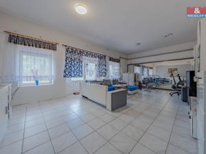 Prodej rodinného domu, Branky, 470 m2