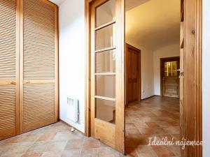Pronájem rodinného domu, Praha - Královice, K Uhříněvsi, 221 m2