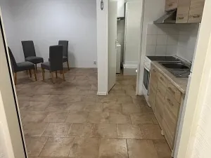 Pronájem bytu 1+1, Praha - Žižkov, Spojovací, 34 m2