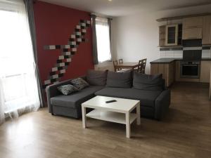 Pronájem bytu 2+kk, Praha - Modřany, Komořanská, 50 m2