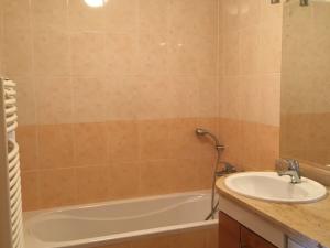 Pronájem bytu 2+kk, Praha - Modřany, Komořanská, 50 m2