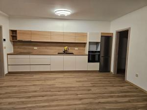 Pronájem bytu 3+kk, Uherské Hradiště, Tyršovo náměstí, 77 m2