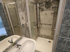 Prodej bytu 2+1, Mariánské Lázně, Nádražní náměstí, 78 m2