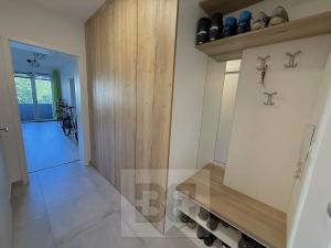 Pronájem bytu 2+kk, Praha - Michle, Hadovitá, 50 m2