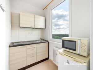 Pronájem bytu 1+kk, Praha - Troja, Mazurská, 30 m2