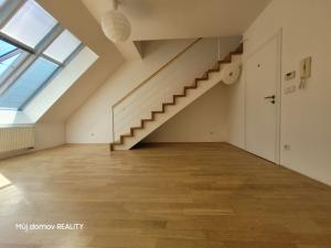 Prodej bytu 2+kk, Praha - Vinohrady, Boleslavská, 72 m2