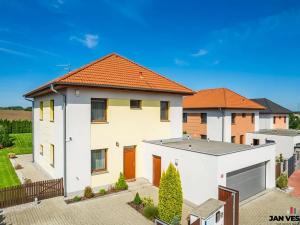 Prodej rodinného domu, Veleň, Sněžná, 144 m2