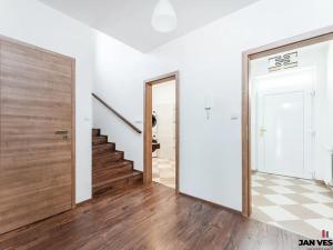 Prodej rodinného domu, Veleň, Sněžná, 144 m2