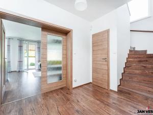 Prodej rodinného domu, Veleň, Sněžná, 144 m2