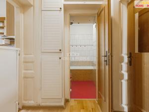 Prodej bytu 2+1, Karlovy Vary, náměstí Dr. M. Horákové, 55 m2