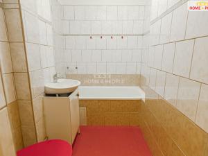 Prodej bytu 2+1, Karlovy Vary, náměstí Dr. M. Horákové, 55 m2